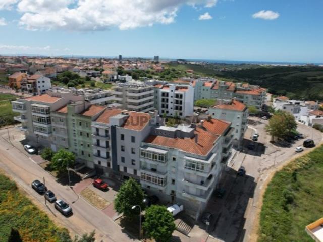 Apartamento T2 em Oeiras Porto Salvo | Excelente Estado | Com Arrecadação