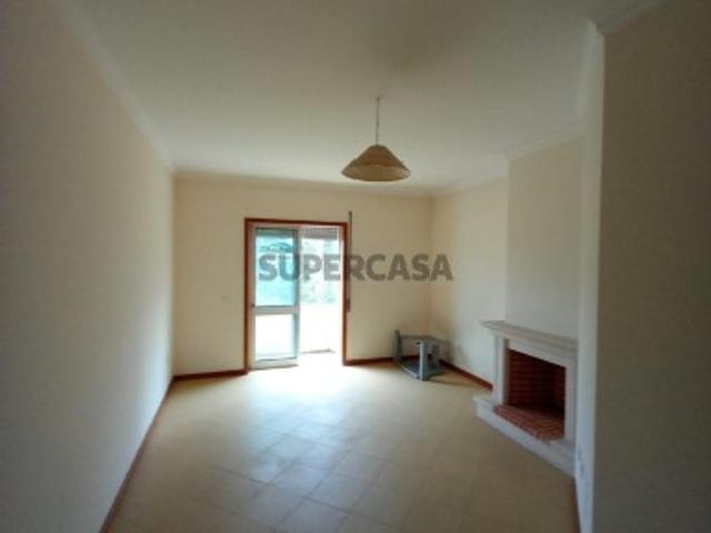 Apartamento T2 em Oiã