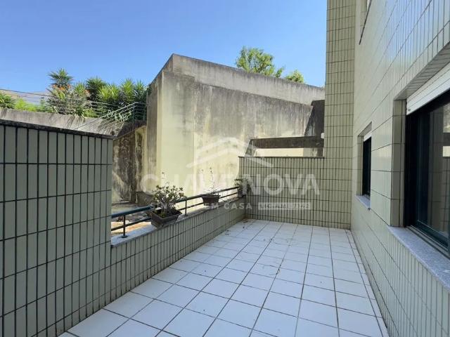 Apartamento T2 em Oliveira do Douro com lugar de garagem e terraço