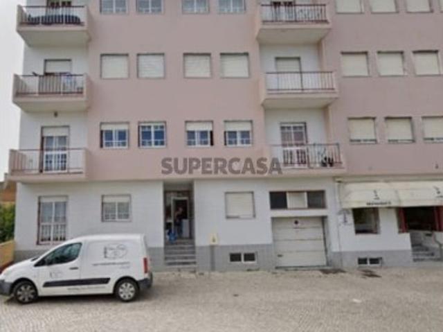 Apartamento T2 em Atouguia da Baleia