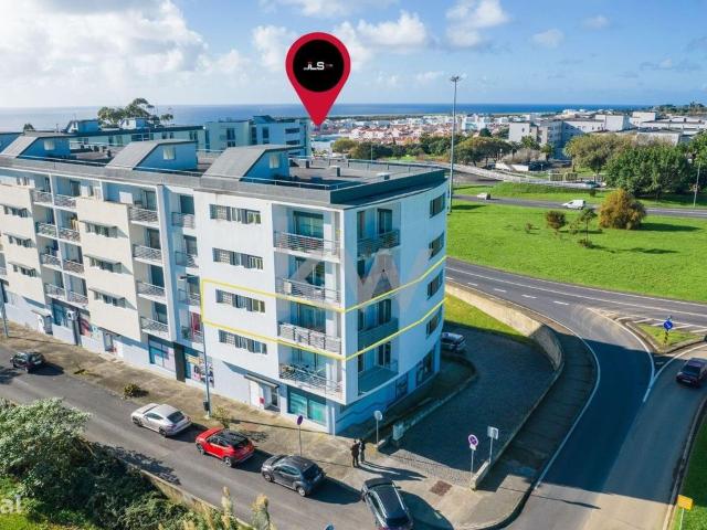 Apartamento T2 em Ponta Delgada, So Miguel Aores