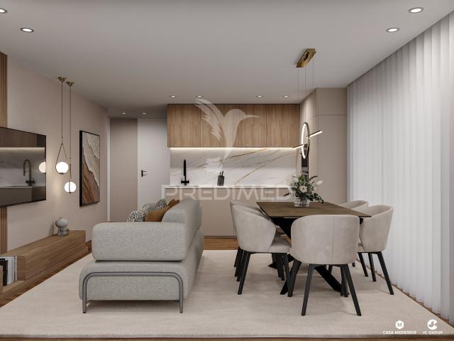 Apartamento T2 em Prédio Moderno – Varanda Ampla e Proximidade da Praia
