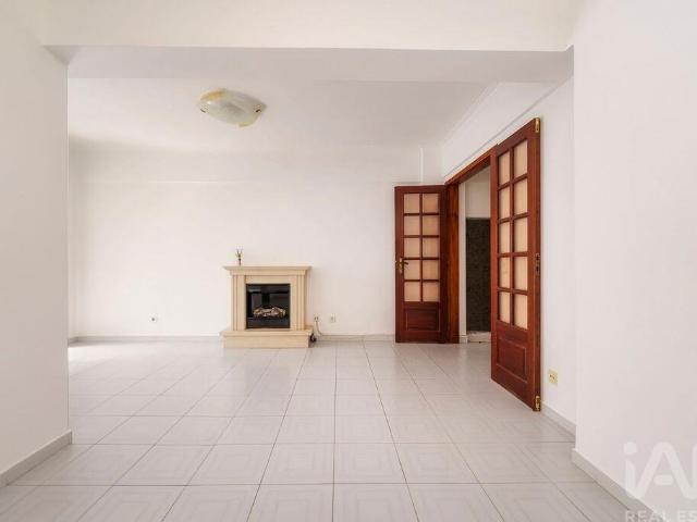 Apartamento T2 em Quarteira