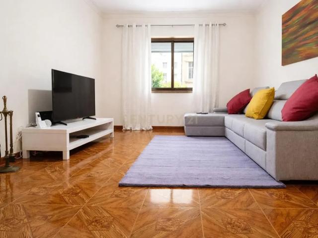Apartamento T2 em Quinta do Conde, a 5 min Estação comboio da Fertagus