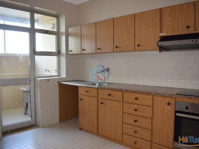 Apartamento T2 em Ramalde | 26084058786