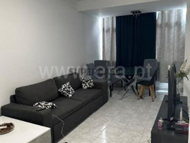 Apartamento T2 em Rio de Mouro
