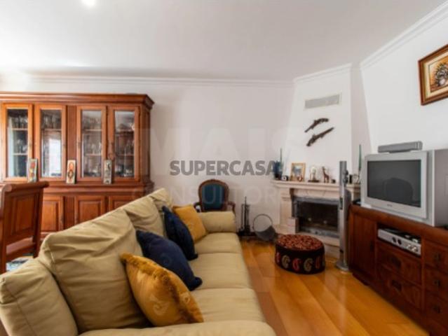Apartamento T2 em Rio de Mouro