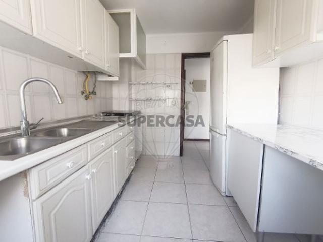 Apartamento T2 em Rio de Mouro