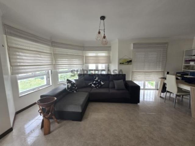 Apartamento T2 em Rio de Mouro