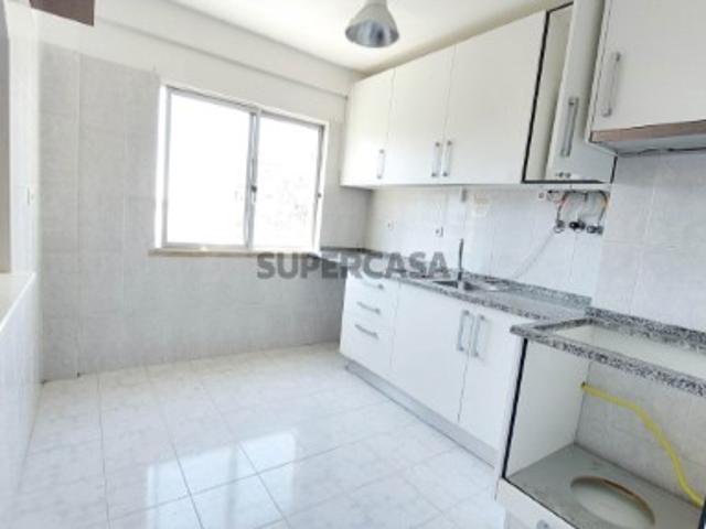Apartamento T2 em Rio de Mouro