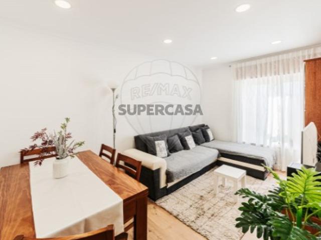 Apartamento T2 em Rio de Mouro