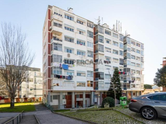 Apartamento T2 em Rio de Mouro