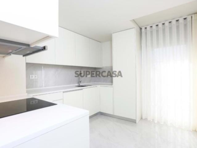 Apartamento T2 em Rio de Mouro