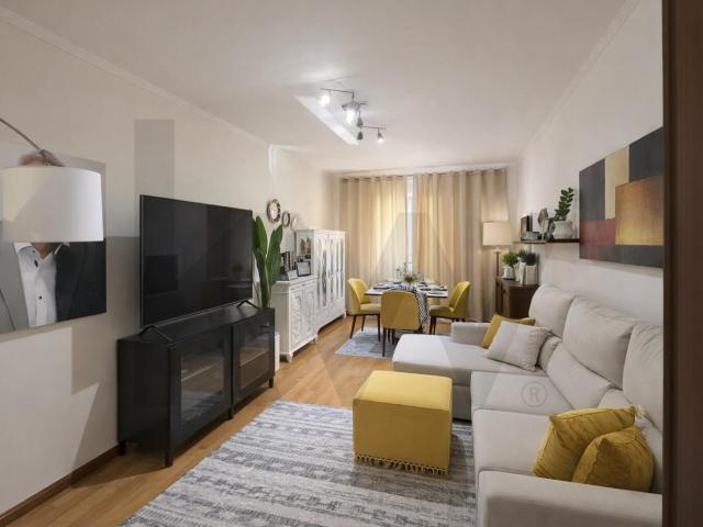 Apartamento T2 em São João da Talha com Arrecadação