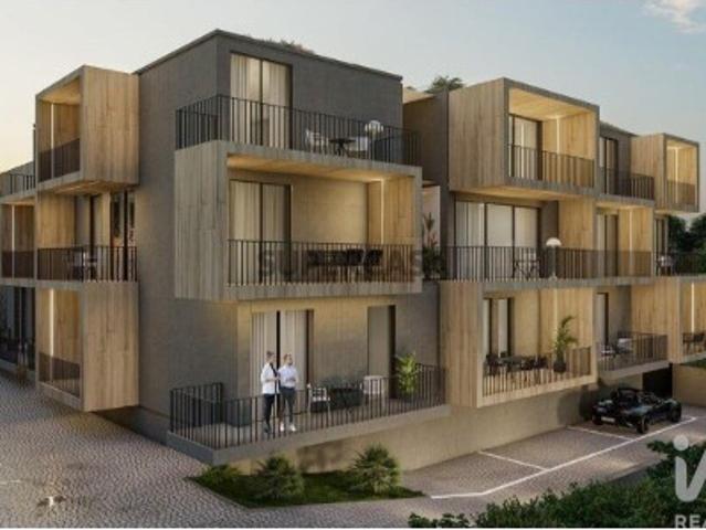 Apartamento T2 em São Martinho de 142,00 m²