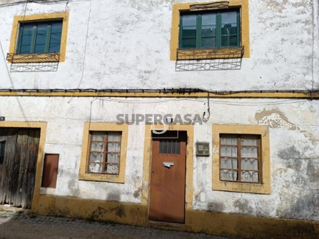 Apartamento T2 em São Miguel do Rio Torto e Rossio Ao Sul do Tejo