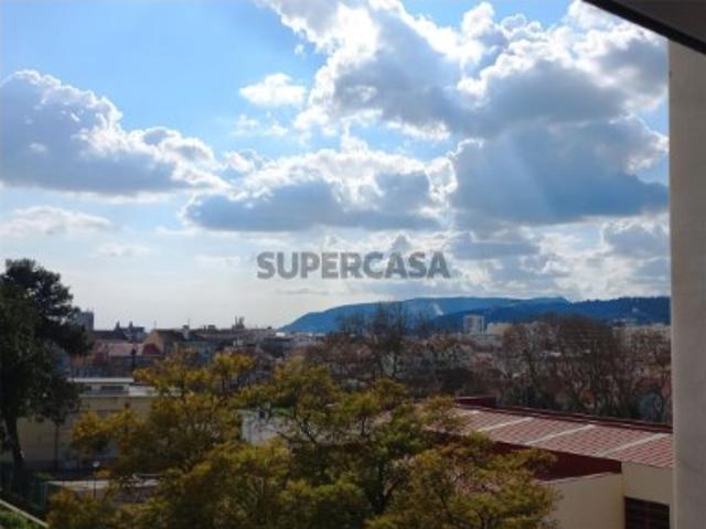 Apartamento T2 em São Sebastião