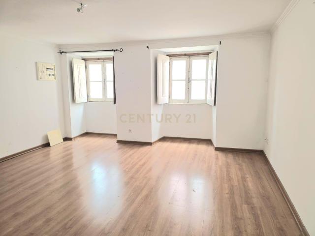 Apartamento T2 em São Vicente, Lisboa Oportunidade Única!