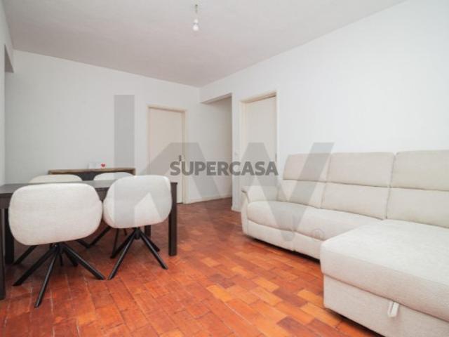 Apartamento T2 em Santa Iria de Azóia a 15 minutos de Lisboa