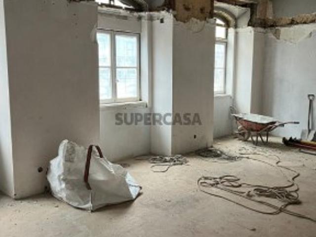Apartamento T2 em Santa Maria Maior