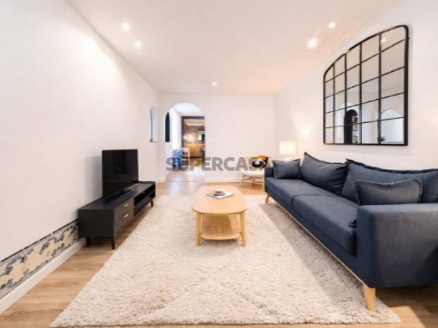 Apartamento T2 em Santa Maria Maior