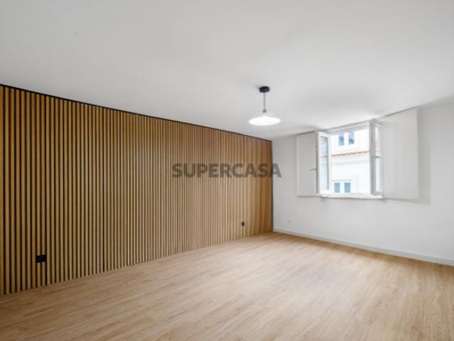 Apartamento T2 em Santa Maria Maior