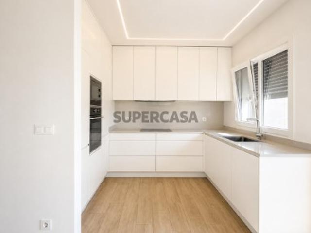 Apartamento T2 em Santo Antão e São Julião do Tojal