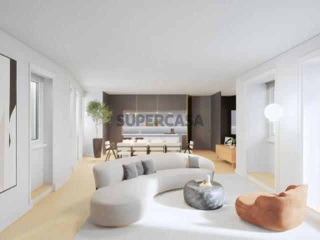 Apartamento T2 em Santo António dos Cavaleiros e Frielas