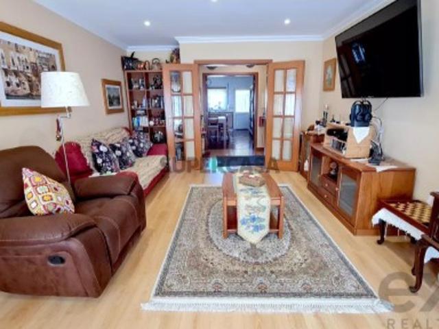 Apartamento T2 em Santo Onofre e Serra do Bouro