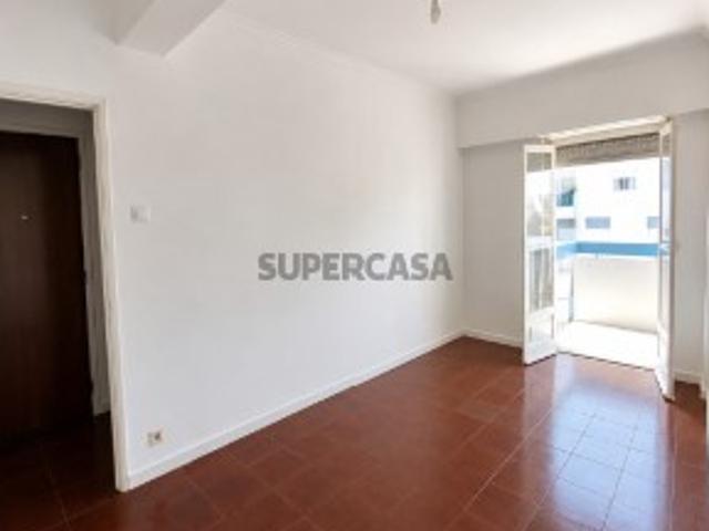 Apartamento T2 em Sacavém e Prior Velho