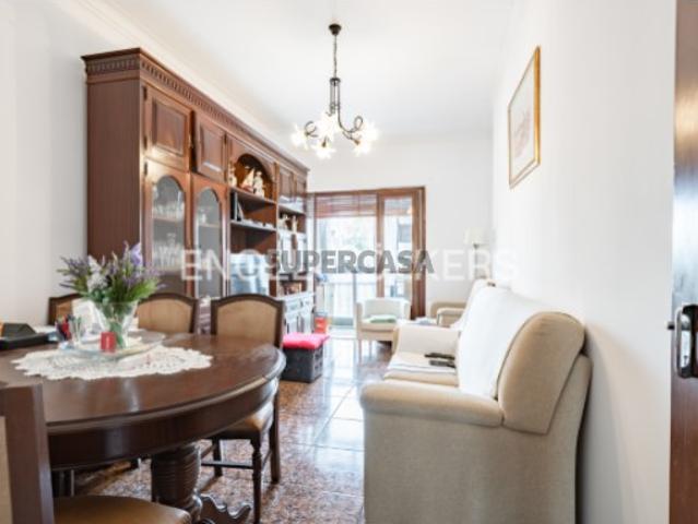 Apartamento T2 em Sacavém