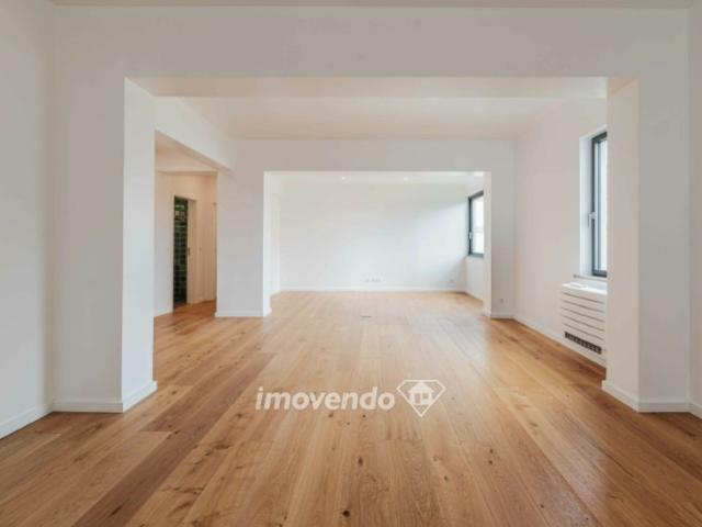 Apartamento T2 exclusivo e renovado, com cozinha equipada, nos Olivais