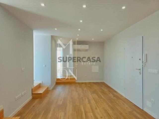 Apartamento T2 Exclusivo Último Piso com Vista 360º