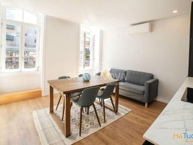 Apartamento T2 Fração C Piso 1ºEsq | 26074064713