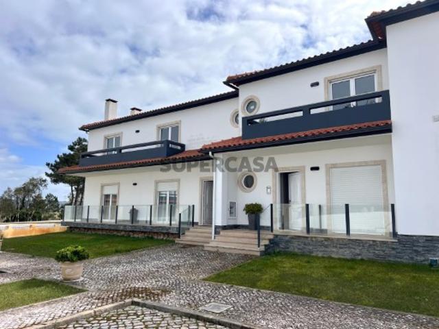 Apartamento T2 frente ao mar, em Salir do Porto