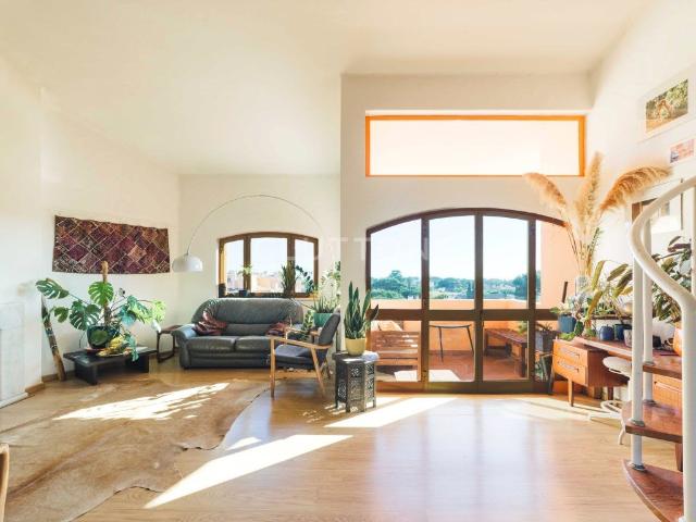 Apartamento T2, garagem, condomínio com jardim, piscina e ca. 134m² Cascais e Estoril