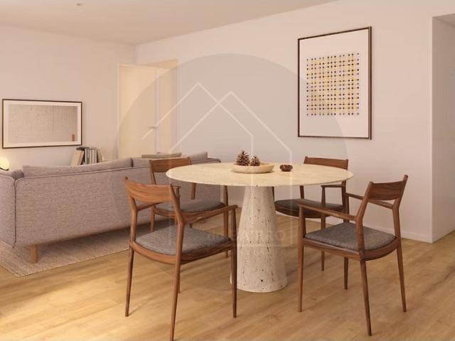 Apartamento T2 generoso com lugar estacionamento, em Campanh. 74m² Campanhã