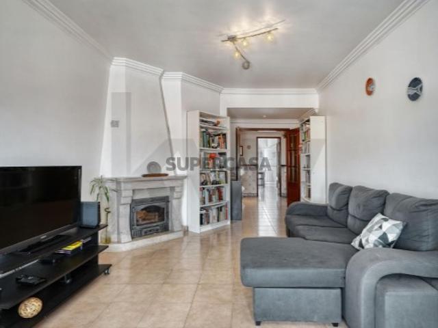 Apartamento T2 I 138m2 I centro Mafra junto às escolas