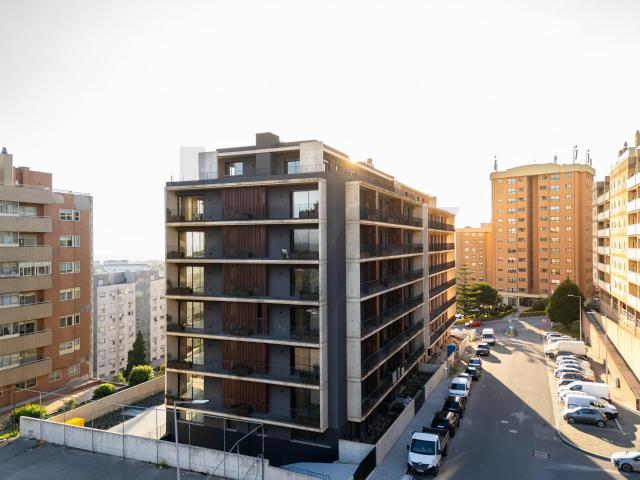 Apartamento T2 inserido no empreendimento Santos Silva em Vila Nova de Gaia