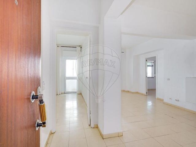 Apartamento T2 inserido no muito procurado empreendimento J. 42m² Oeiras E São Julião Da Barra