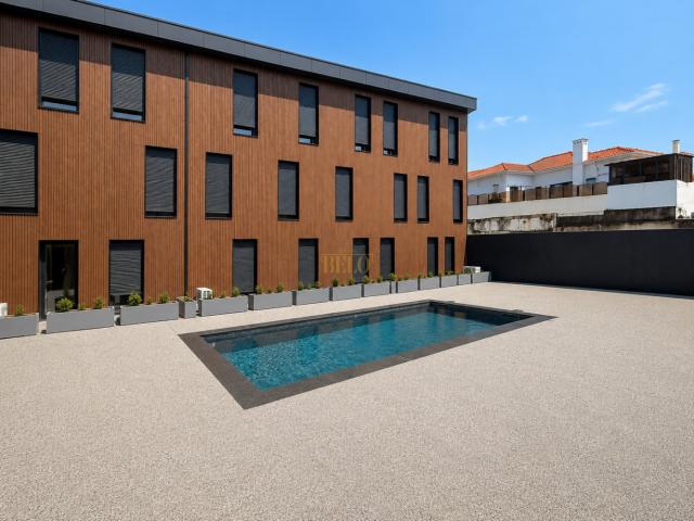 Apartamento T2 Junto ao Hospital São Joao Condomínio com Piscina e Ginásio