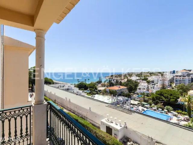Apartamento T2 junto praia e com vista mar