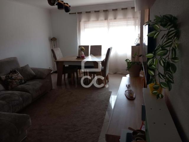 Apartamento T2 Localizado na Rua D. Marcos da Cruz, Leça da Palmeira Matosinhos, centro