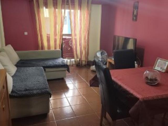 Apartamento T2 luminoso com varanda em Odivelas