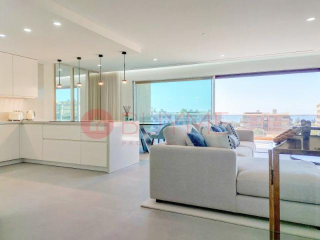 Apartamento T2 Luminoso com Vista Mar em Quarteira