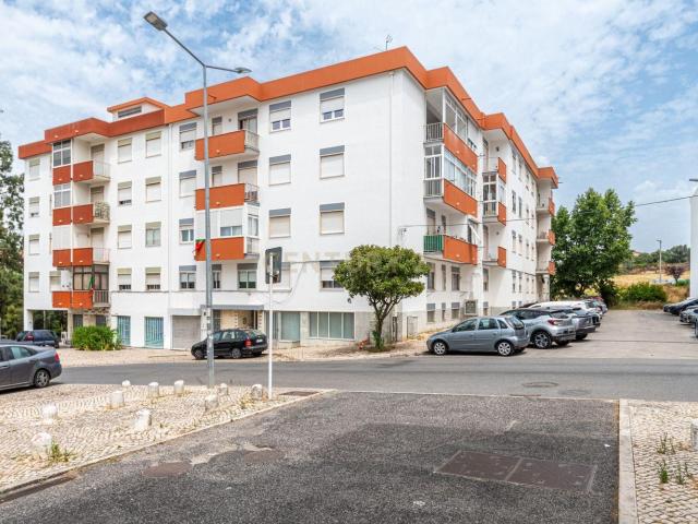 Apartamento T2 luminoso e pronto a Habitar Bobadela
