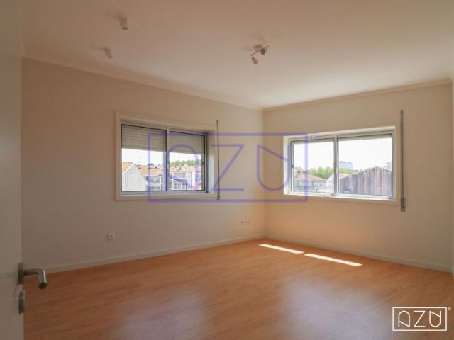 Apartamento T2 Metro Combatentes / António Nobre equipado e mobilado, hipotese lugar de garagem DISPONIVEL EM MEADOS DE SETEMBRO 26