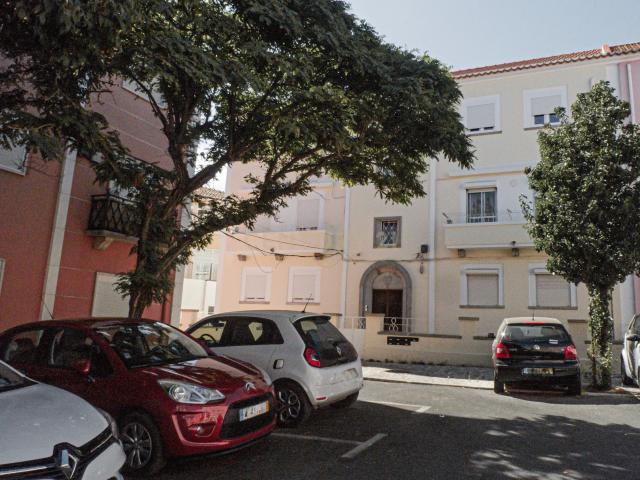 Apartamento T2 Minas de Água, Amadora | Produto para Investidores