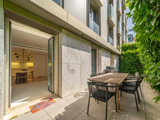 Apartamento T2 mobilado, com garagem, terraço privativo, piscina e ginásio