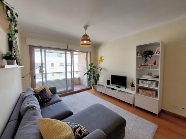 Apartamento T2, mobilado, com garagem, em Francos Ramalde
